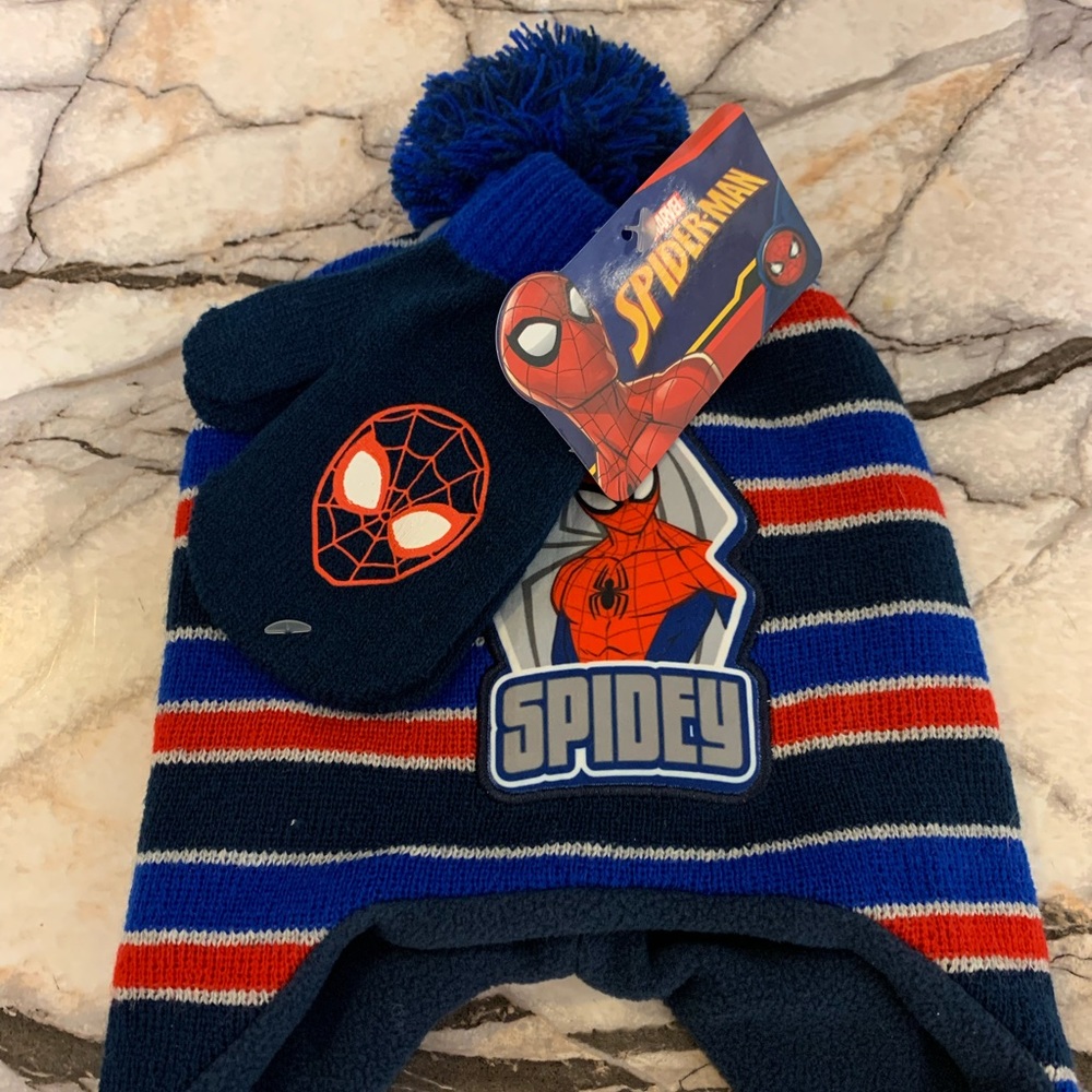 Spider-Man cold weather hat and mitten set